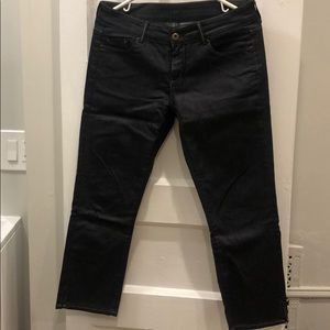 Cropped fitted jeans